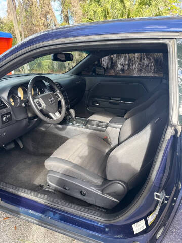 2013 Dodge Challenger SXT Plus