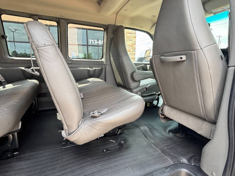 2017 Chevrolet Express LS 3500