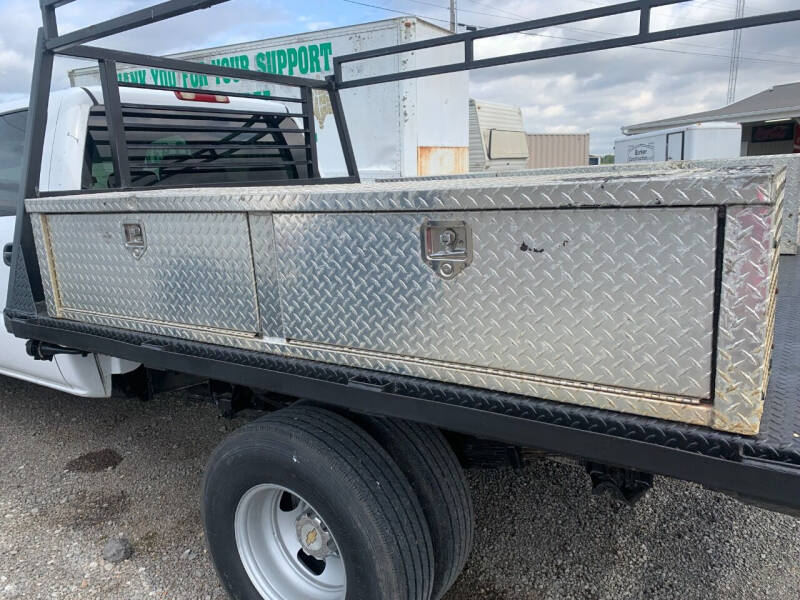 2004 Chevrolet Silverado 3500 LS photo 9