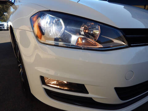 2016 Volkswagen Golf TSI SE