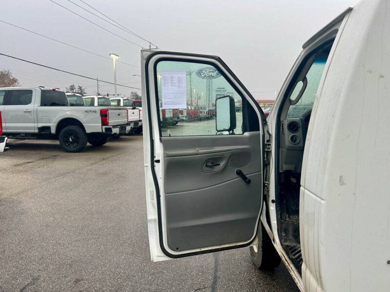 2011 Ford E-Series E-450 SD