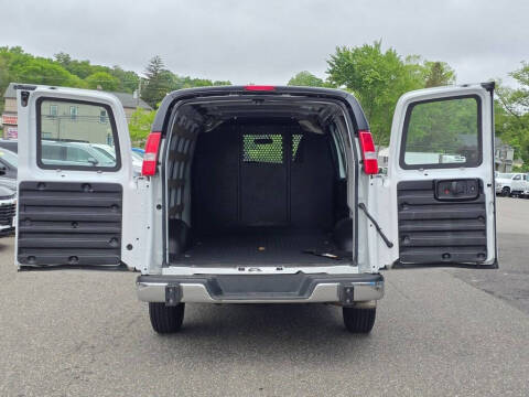 2023 GMC Savana 2500