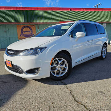 2017 Chrysler Pacifica Touring-L Plus