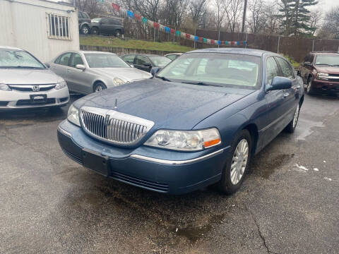 2005 Lincoln Town Car for sale at AA Auto Sales Inc. in Gary IN