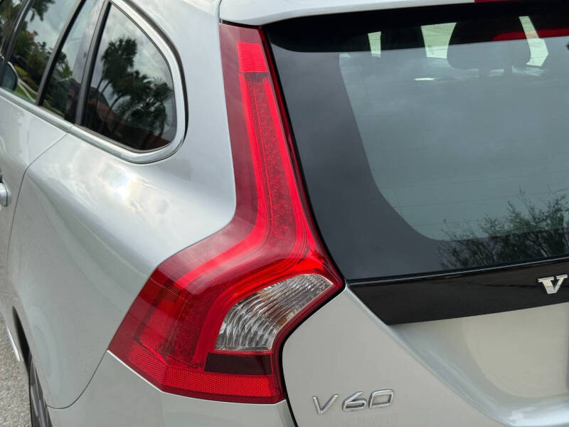 2015 Volvo V60 T5 Drive-E Platinum
