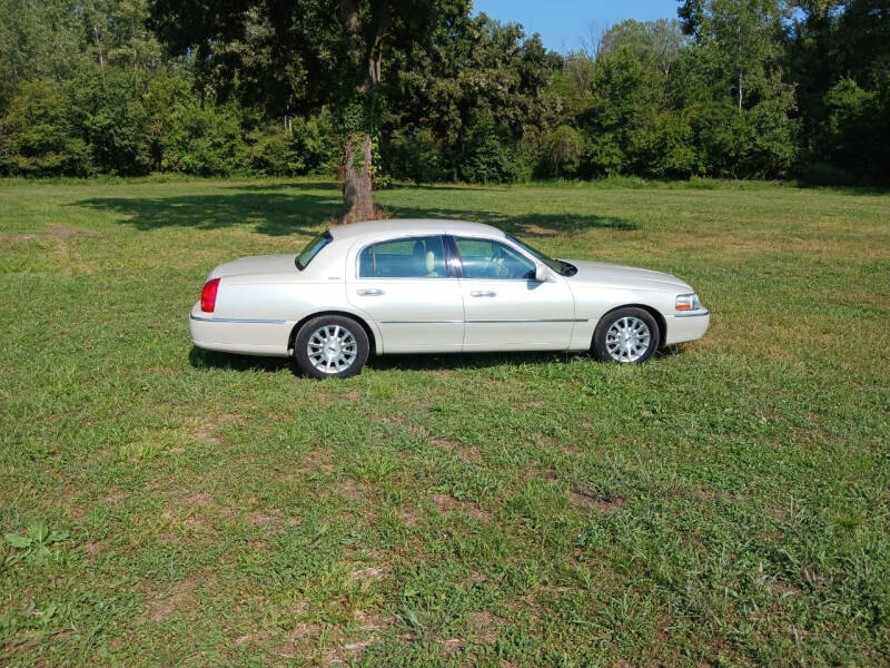 2006 Lincoln Town Car for sale at Rustys Auto Sales - Rusty's Auto Sales in Platte City MO