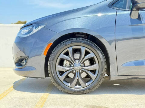 2019 Chrysler Pacifica Touring Plus