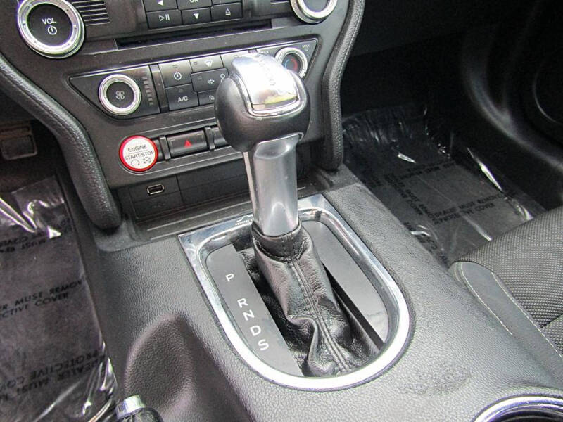 2015 Ford Mustang V6