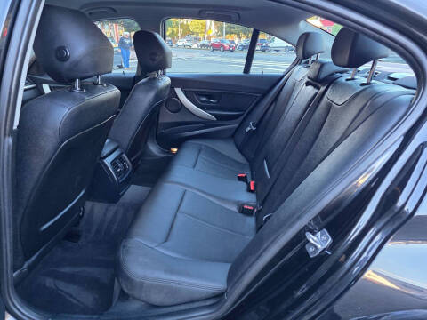 2015 BMW 3 Series 320i