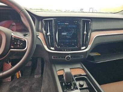 2023 Volvo V60 Cross Country B5 Plus