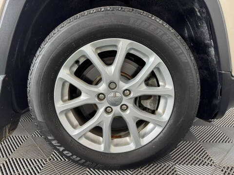 2015 Jeep Cherokee Sport