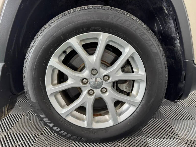 2015 Jeep Cherokee Sport