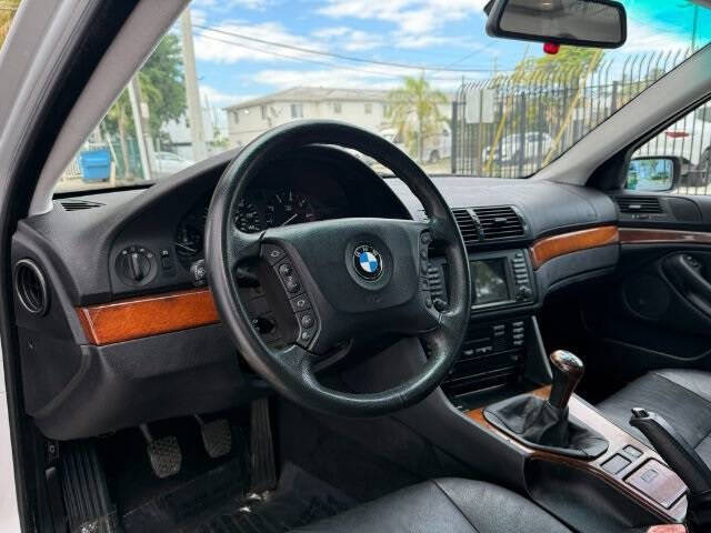 2003 BMW 5 Series 525i