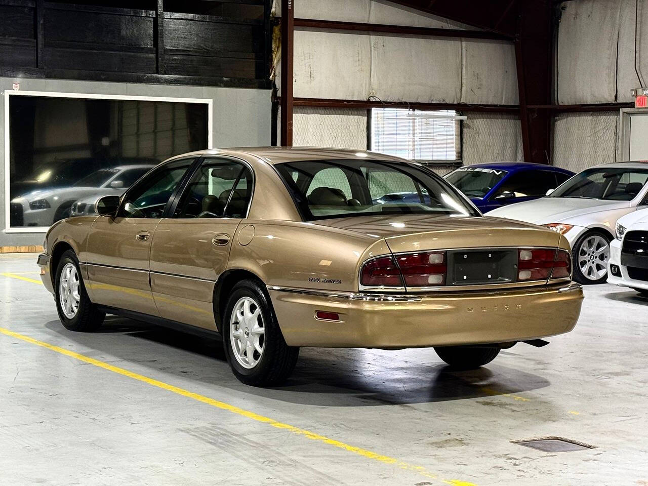 2000 Buick Park Avenue for sale at Carnival Car Company in Victoria, TX