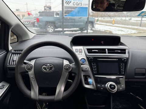 2015 Toyota Prius v Two