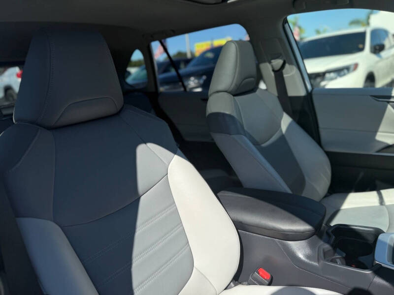 2019 Toyota RAV4 XLE Premium