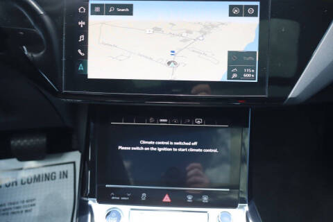 2021 Audi e-tron quattro Premium Plus