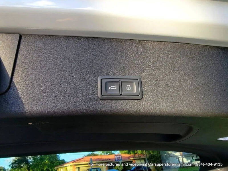 2021 Audi e-tron quattro Premium Plus