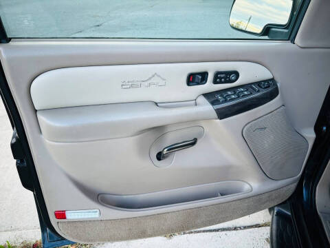 2002 GMC Yukon XL Denali