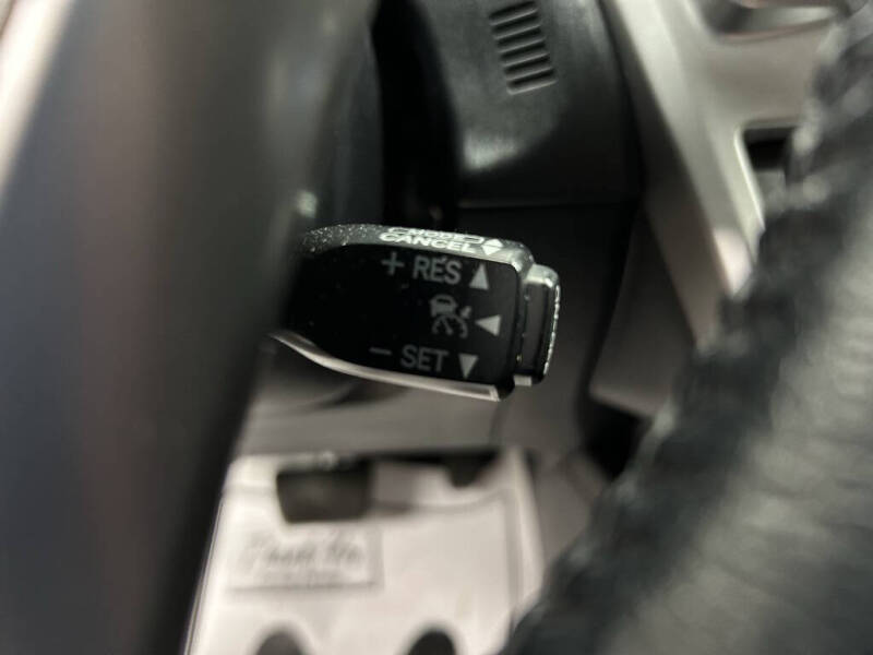 2016 Toyota Prius v Five