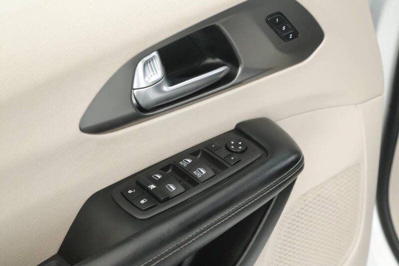 2022 Chrysler Pacifica Hybrid Touring L