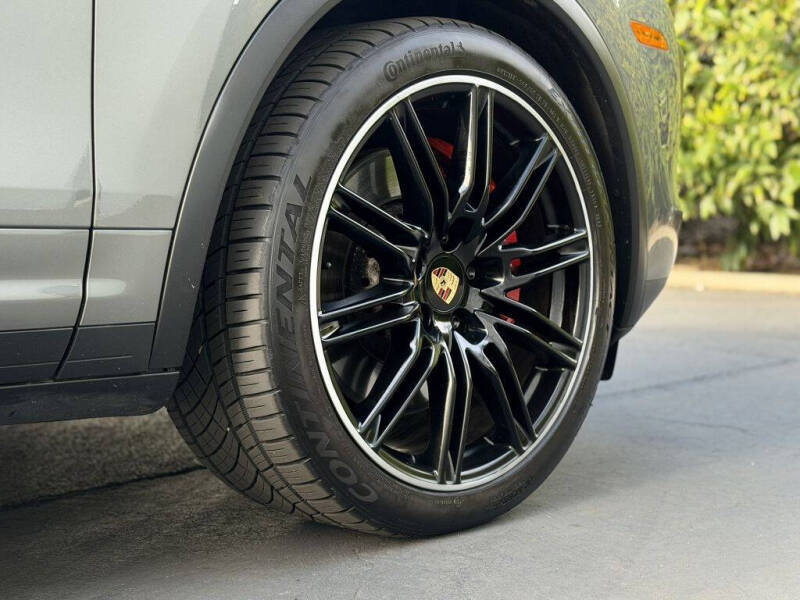 2017 Porsche Cayenne Turbo