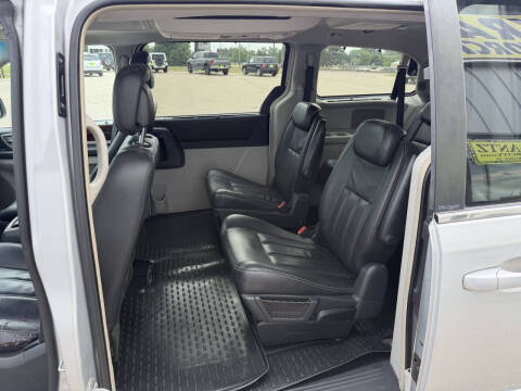 2010 Chrysler Town and Country Touring Plus