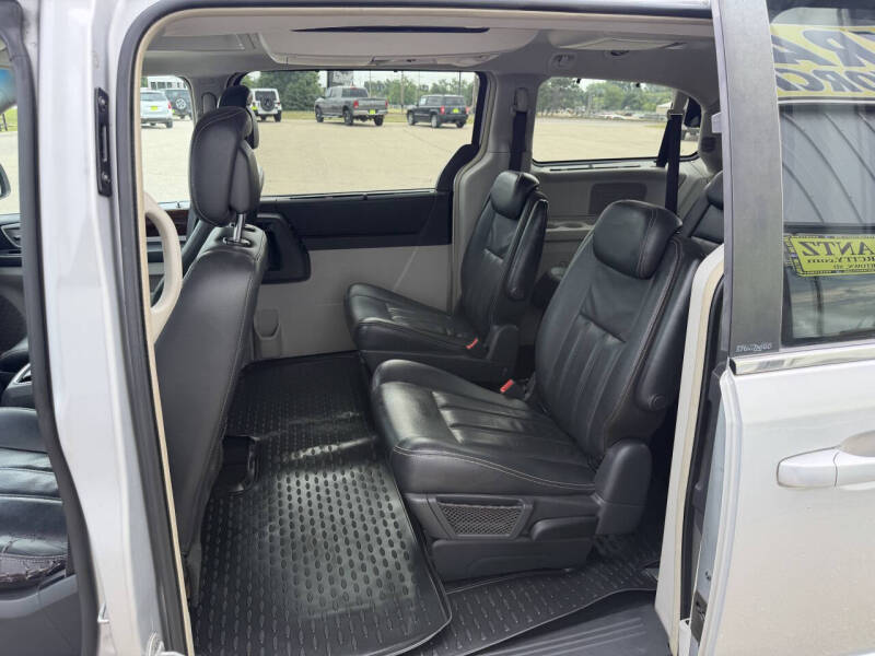 2010 Chrysler Town and Country Touring Plus