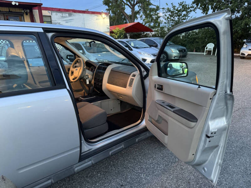 2011 Ford Escape XLS