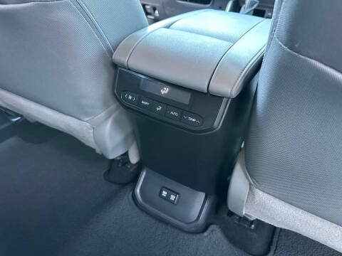 2020 Toyota Highlander L