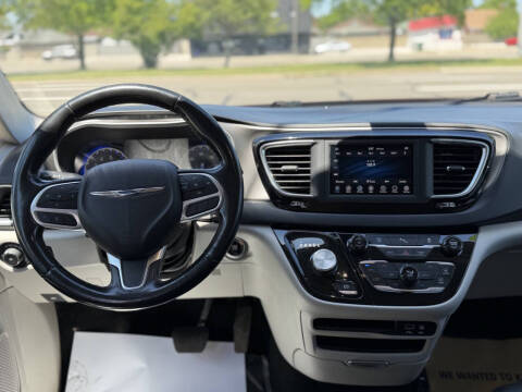 2020 Chrysler Pacifica Touring L