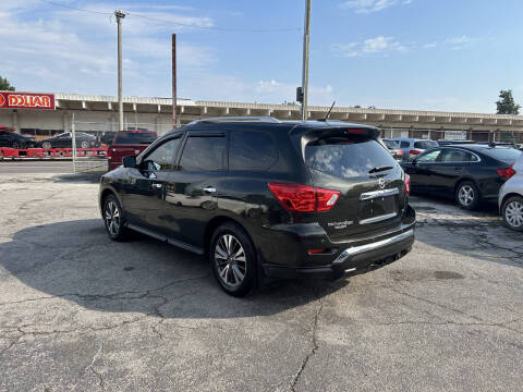 2017 Nissan Pathfinder SL