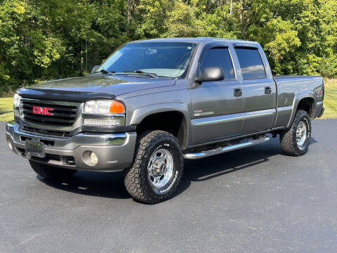 2006 GMC Sierra 2500HD for sale at CMC AUTOMOTIVE in Urbana IN