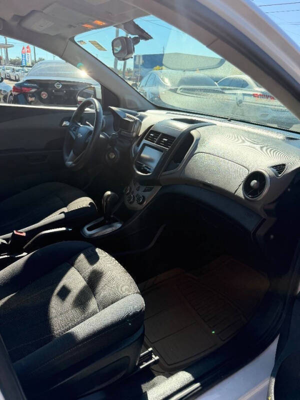 2016 Chevrolet Sonic LT Auto