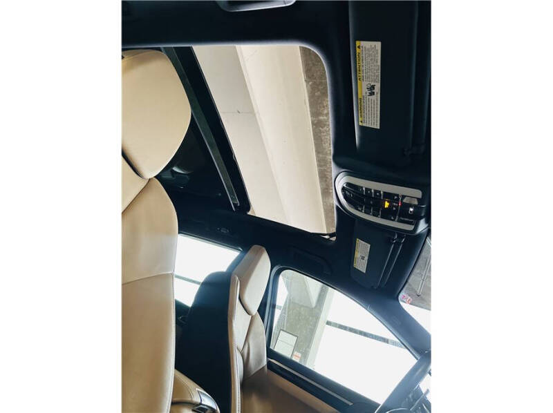 2017 Porsche Cayenne Platinum Edition