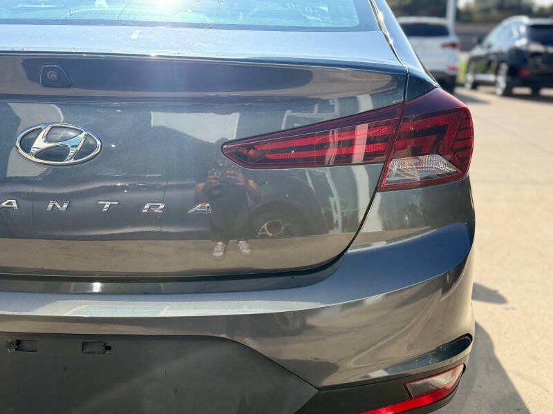 2020 Hyundai Elantra SE