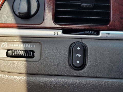 2003 Lincoln Town Car Executive