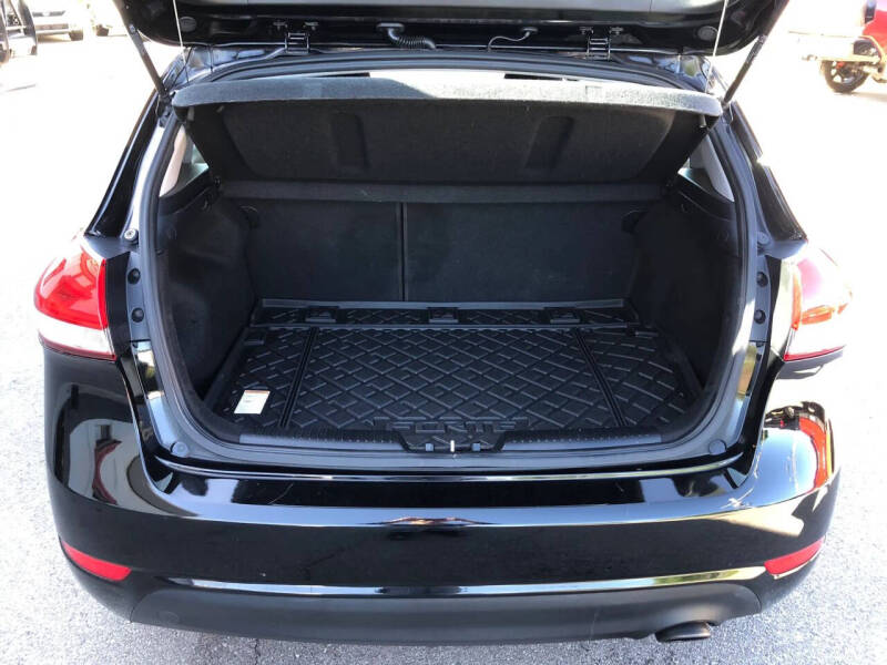 2017 Kia Forte5 LX