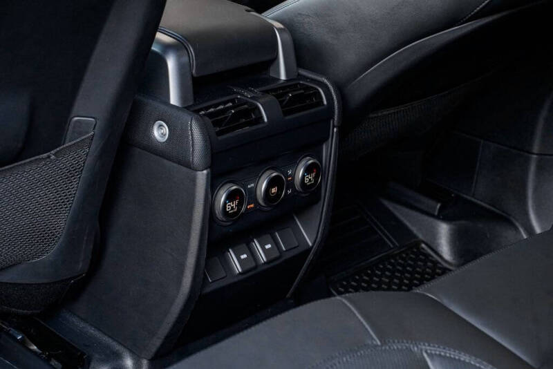 2024 Land Rover Defender 110 V8 P525 Carpathian Edition