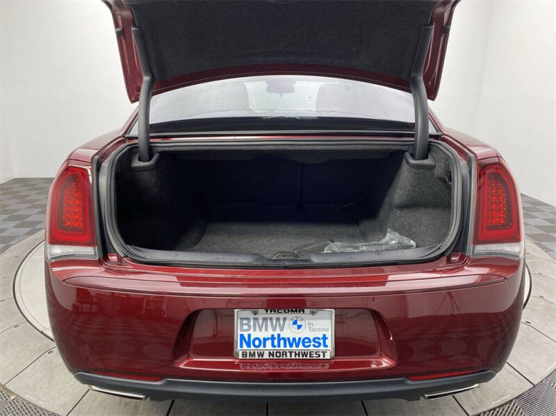 2019 Chrysler 300 Touring