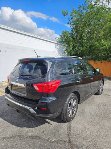 2017 Nissan Pathfinder S