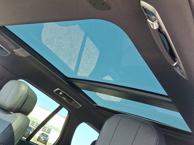 2025 Land Rover Range Rover P530 SE