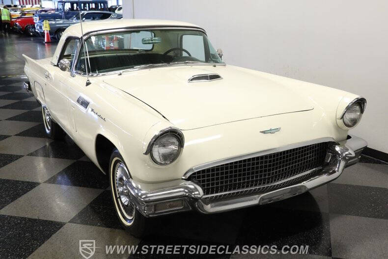 1957 Ford Thunderbird