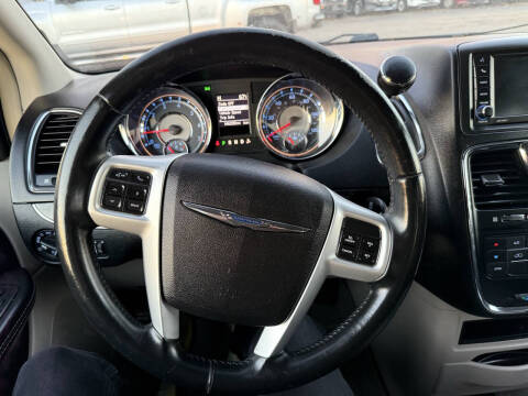 2014 Chrysler Town and Country Touring