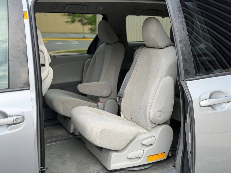 2011 Toyota Sienna