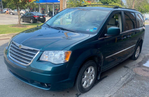 2009 Chrysler Town and Country for sale at Select Auto Brokers in Webster NY