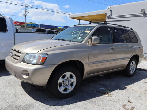 2005 Toyota Highlander for sale at Bond Auto Sales in Saint Petersburg FL