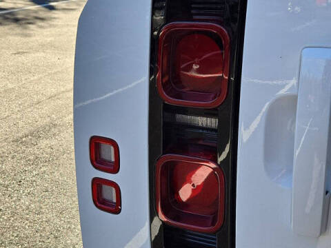 2024 Land Rover Defender 110 P400 X-Dynamic SE