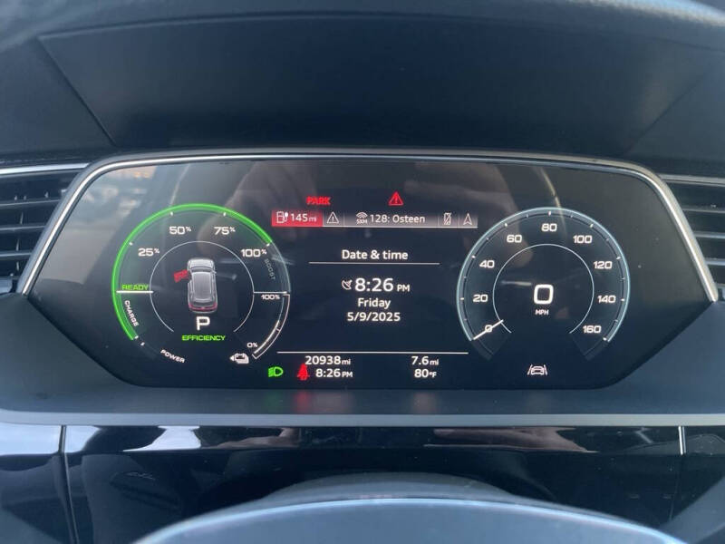 2021 Audi e-tron quattro Premium