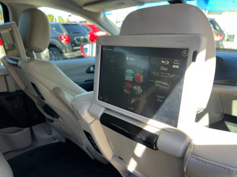 2017 Chrysler Pacifica Touring-L Plus